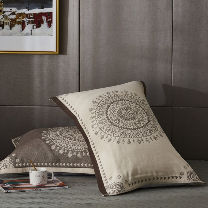 91家纺网 家纺一手货源 找家纺 朴尔  2022年新款波西米亚风全棉四层纱布枕巾一对装 太阳神咖