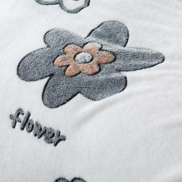 91家纺网 家纺一手货源 找家纺 好艺佳新款240克雪花绒毯法莱绒毯床单加厚毛毯花香四溢