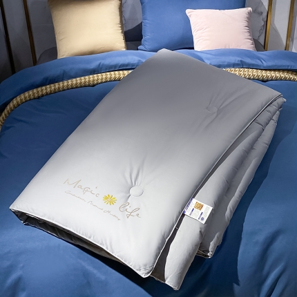 91家纺网 家纺一手货源 找家纺 （总）子由 2022新款水洗棉亲肤绣花大豆纤维被【包质检】