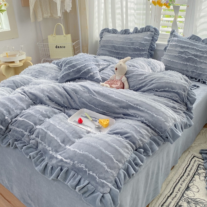 91家纺网 家纺一手货源 找家纺 绒世界 2022新款 高端牛奶绒提花四件套 摩登灰