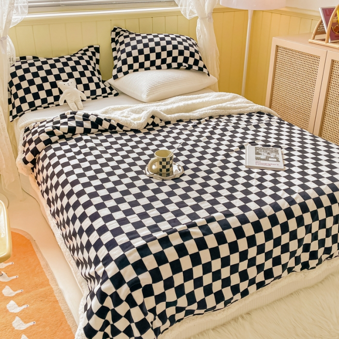 91家纺网 家纺一手货源 找家纺 沐慕  2022新款牛奶绒拼羊羔绒毛毯 黑白格