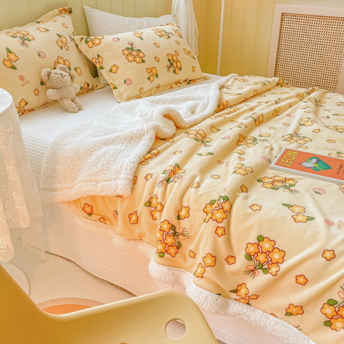 91家纺网 家纺一手货源 找家纺 沐慕  2022新款牛奶绒拼羊羔绒毛毯 花儿朵朵