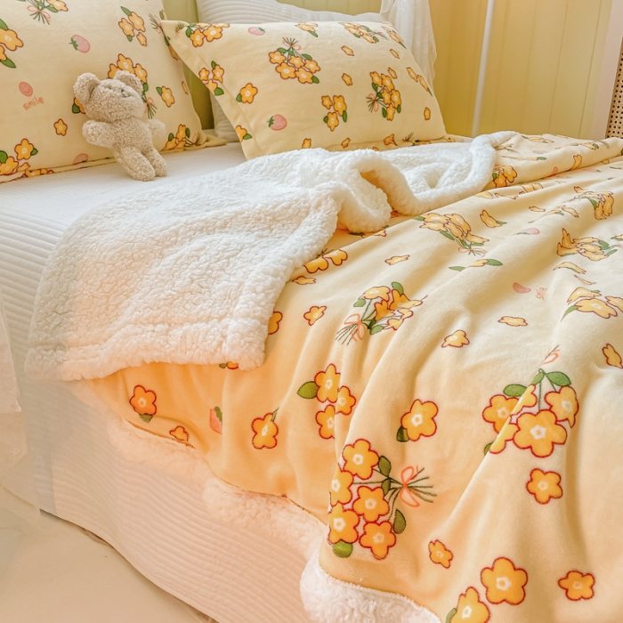 91家纺网 家纺一手货源 找家纺 沐慕  2022新款牛奶绒拼羊羔绒毛毯 花儿朵朵