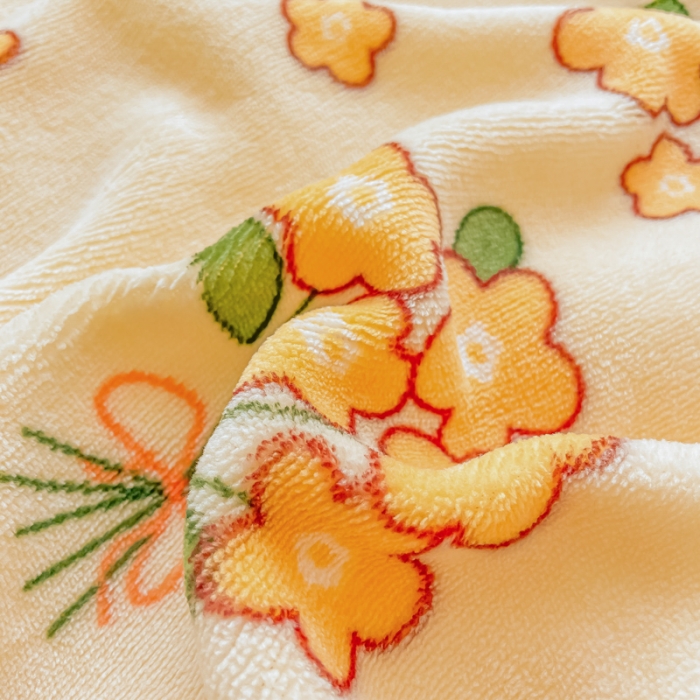 91家纺网 家纺一手货源 找家纺 沐慕  2022新款牛奶绒拼羊羔绒毛毯 花儿朵朵