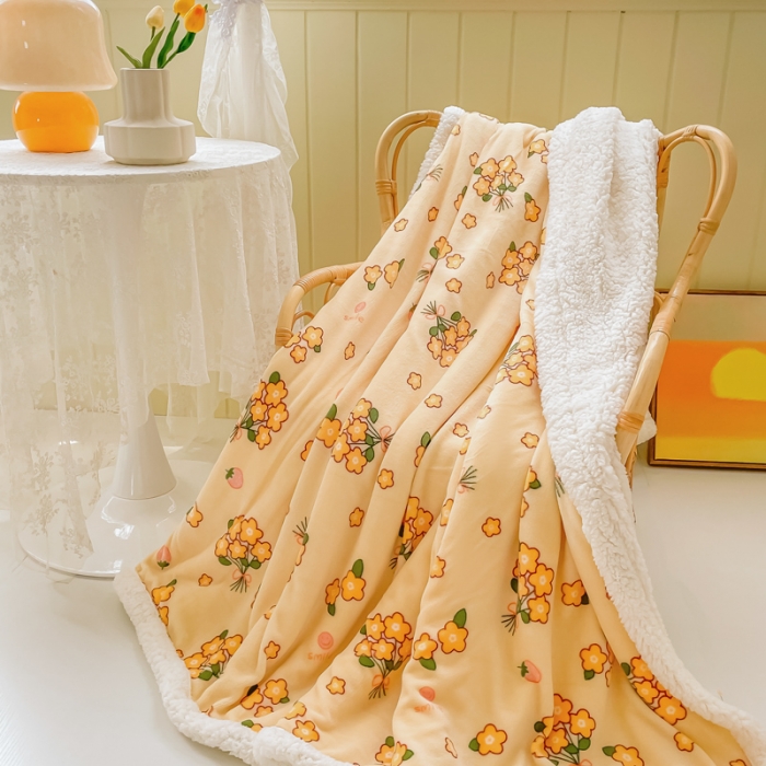 91家纺网 家纺一手货源 找家纺 沐慕  2022新款牛奶绒拼羊羔绒毛毯 花儿朵朵