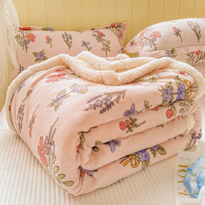 91家纺网 家纺一手货源 找家纺 沐慕  2022新款牛奶绒拼羊羔绒毛毯 捧花