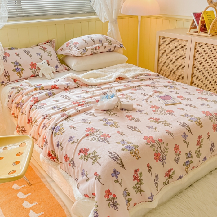 91家纺网 家纺一手货源 找家纺 沐慕  2022新款牛奶绒拼羊羔绒毛毯 捧花