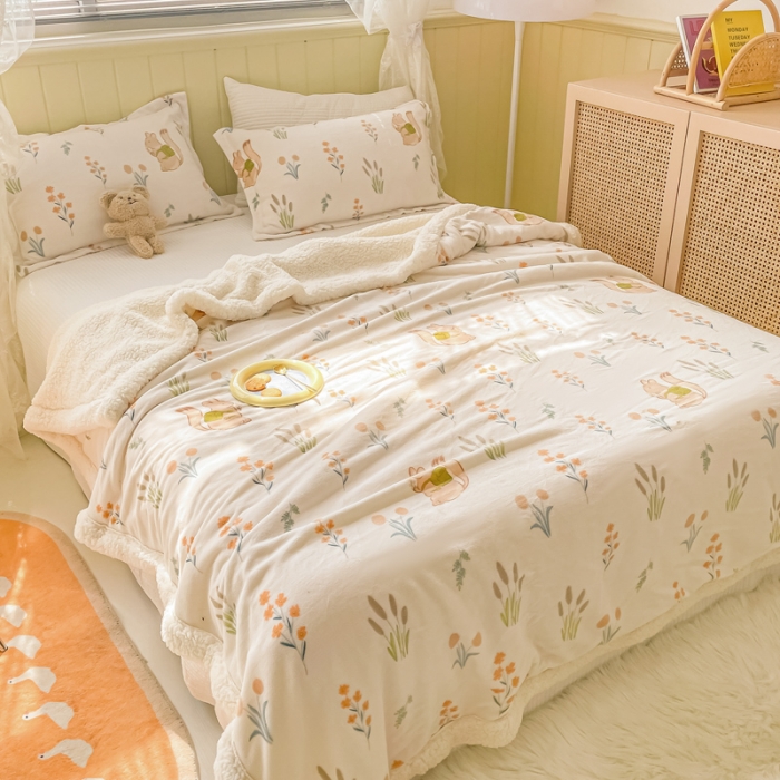 91家纺网 家纺一手货源 找家纺 沐慕  2022新款牛奶绒拼羊羔绒毛毯 田园松鼠