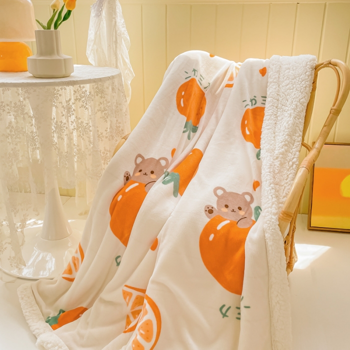 91家纺网 家纺一手货源 找家纺 沐慕  2022新款牛奶绒拼羊羔绒毛毯 甜橙小熊