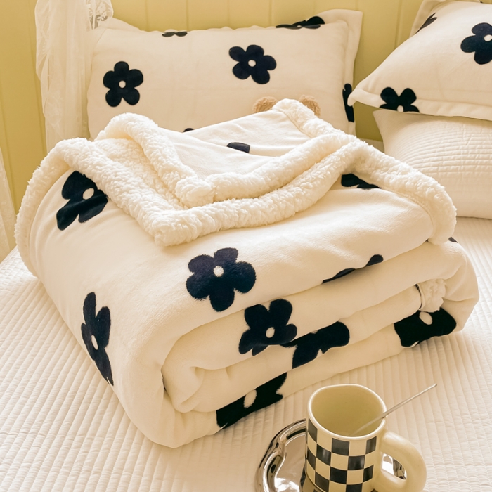 91家纺网 家纺一手货源 找家纺 沐慕  2022新款牛奶绒拼羊羔绒毛毯 香系花花