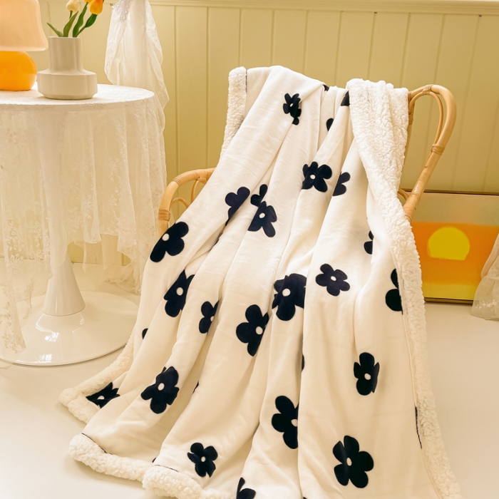 91家纺网 家纺一手货源 找家纺 沐慕  2022新款牛奶绒拼羊羔绒毛毯 香系花花