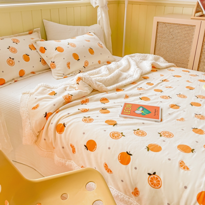 91家纺网 家纺一手货源 找家纺 沐慕  2022新款牛奶绒拼羊羔绒毛毯 小橙子