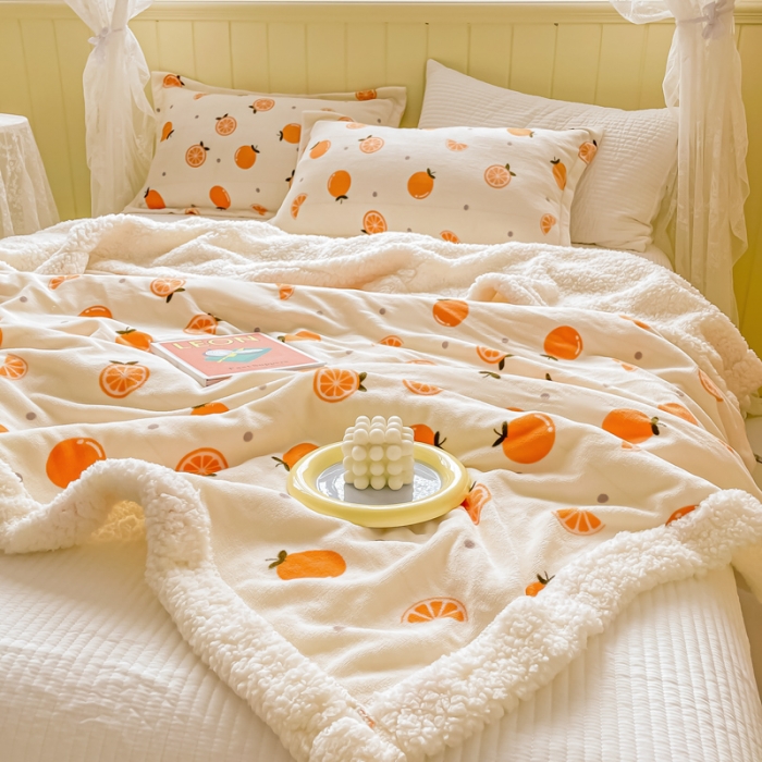 91家纺网 家纺一手货源 找家纺 沐慕  2022新款牛奶绒拼羊羔绒毛毯 小橙子