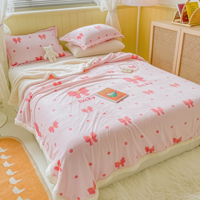 91家纺网 家纺一手货源 找家纺 沐慕  2022新款牛奶绒拼羊羔绒毛毯 幸运蝴蝶结