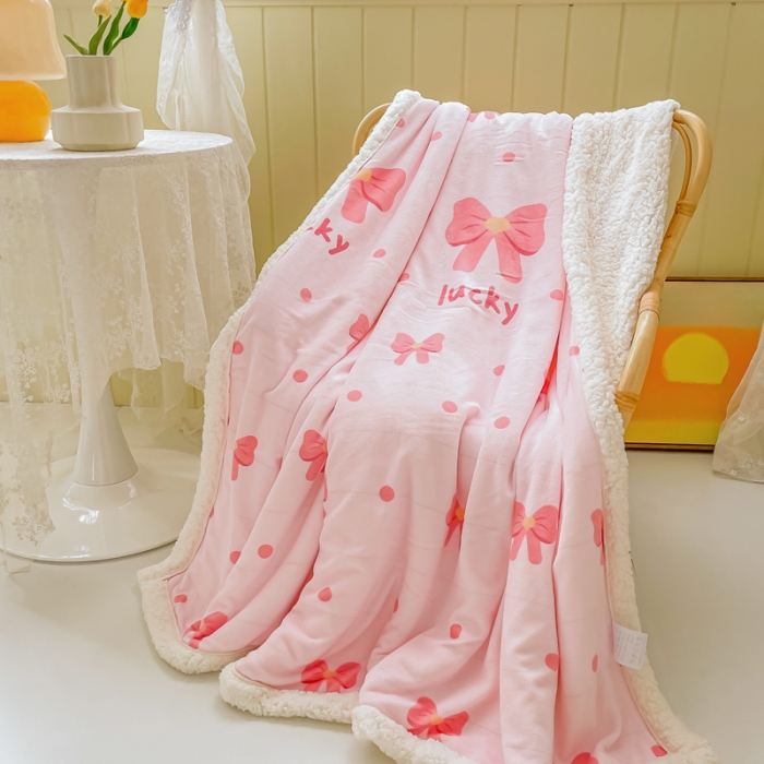 91家纺网 家纺一手货源 找家纺 沐慕  2022新款牛奶绒拼羊羔绒毛毯 幸运蝴蝶结