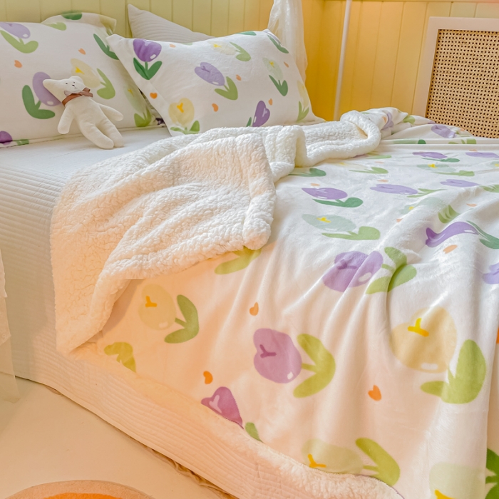 91家纺网 家纺一手货源 找家纺 沐慕  2022新款牛奶绒拼羊羔绒毛毯 郁金香