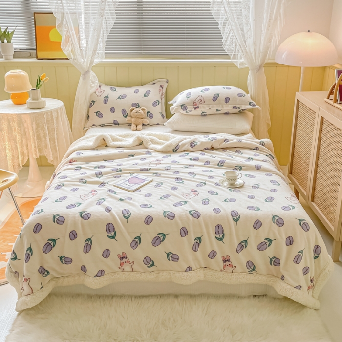 91家纺网 家纺一手货源 找家纺 沐慕  2022新款牛奶绒拼羊羔绒毛毯 紫系小兔