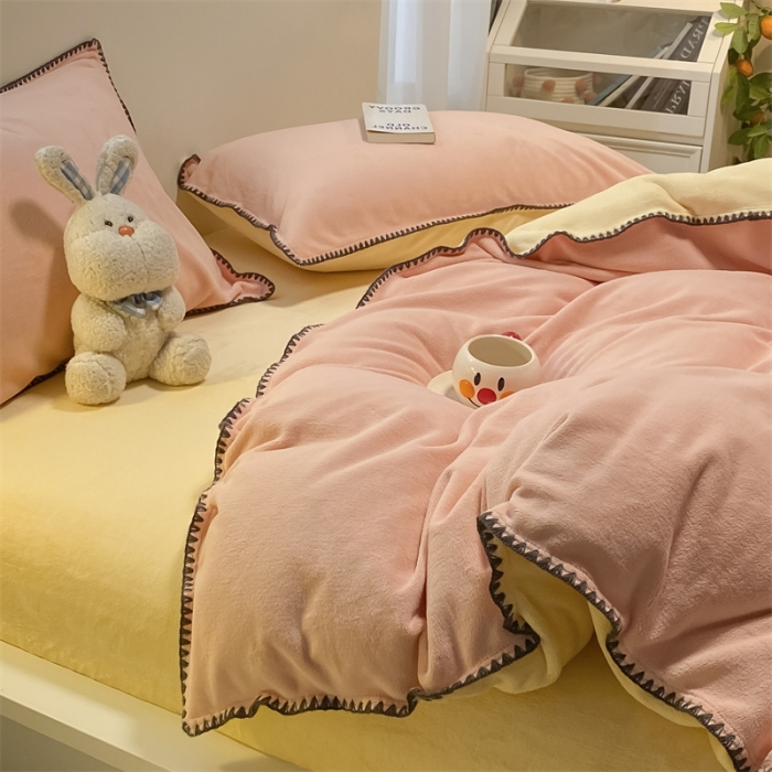 91家纺网 家纺一手货源 找家纺 眠帛家居 2022新款牛奶绒贝壳边四件套 奶油粉-奶黄