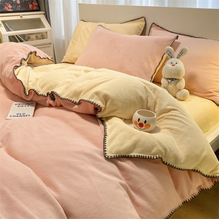 91家纺网 家纺一手货源 找家纺 眠帛家居 2022新款牛奶绒贝壳边四件套 奶油粉-奶黄