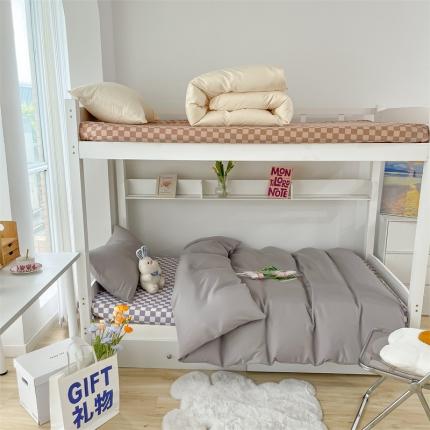 91家纺网 家纺一手货源 找家纺 眠帛 2022新款水洗棉混搭学生床三件套 浅灰