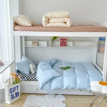 91家纺网 家纺一手货源 找家纺 眠帛 2022新款水洗棉混搭学生床三件套 天空蓝