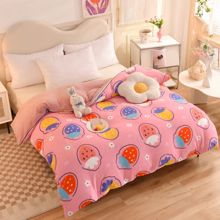 91家纺网 家纺一手货源 找家纺 甜之梦家纺2025新款印花牛奶绒单品被套可定制任何尺寸 粉红草莓