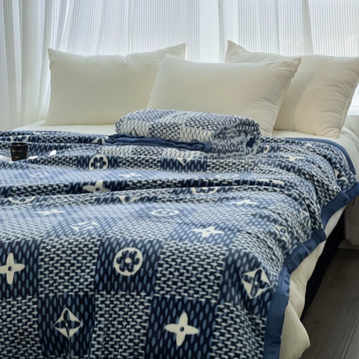 91家纺网 家纺一手货源 找家纺 缔缦 22新款More design AB版复合毛毯 迪克