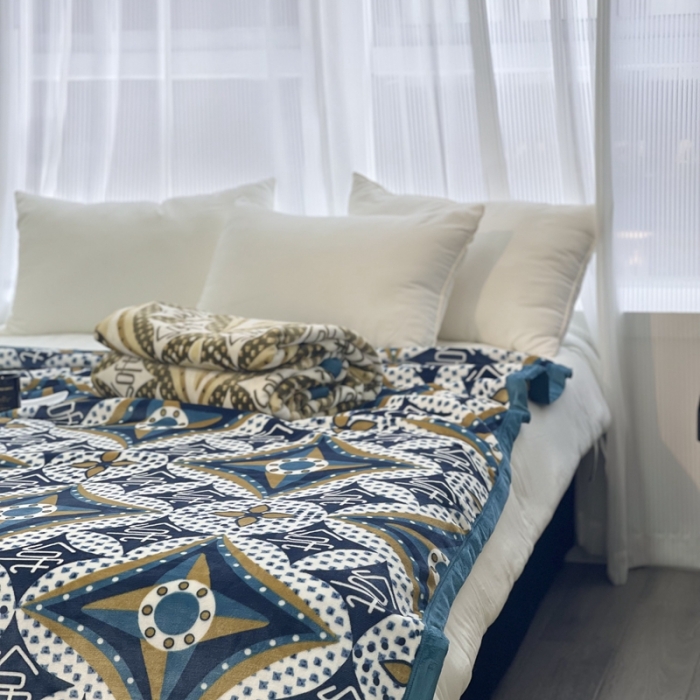 91家纺网 家纺一手货源 找家纺 缔缦 22新款More design AB版复合毛毯 格纳