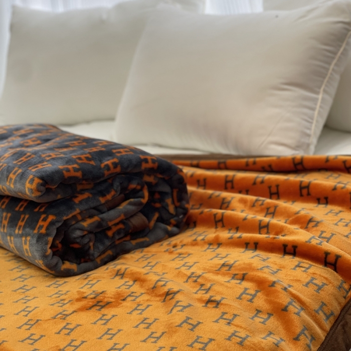 91家纺网 家纺一手货源 找家纺 缔缦 22新款More design AB版复合毛毯 莱卡