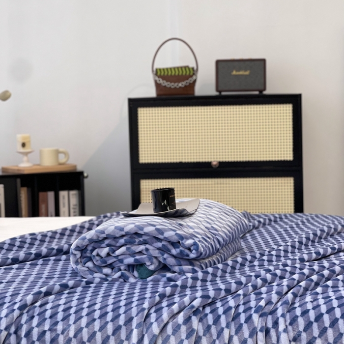 91家纺网 家纺一手货源 找家纺 缔缦 22新款More design AB版复合毛毯 雷尔夫