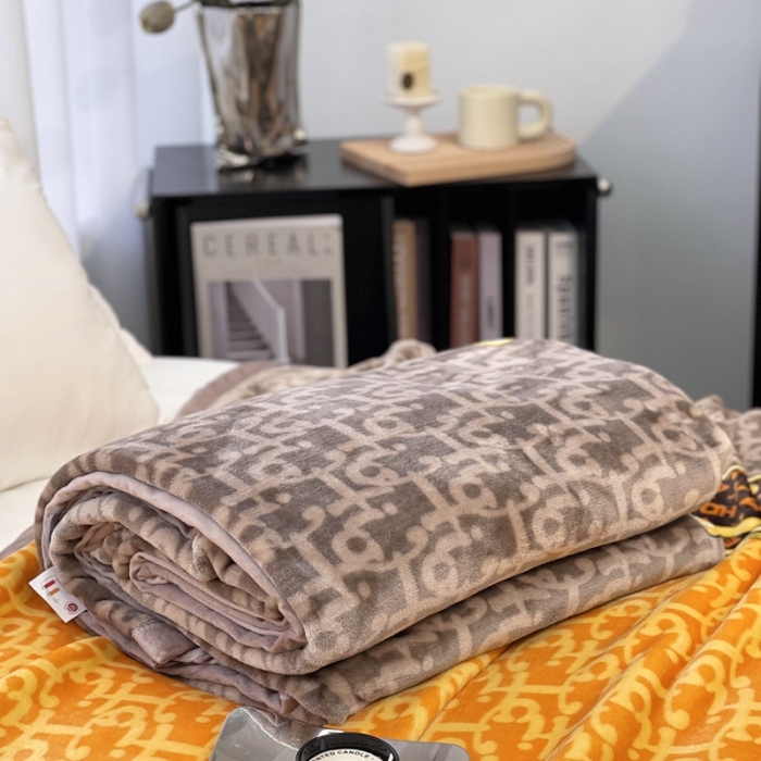 91家纺网 家纺一手货源 找家纺 缔缦 22新款More design AB版复合毛毯 麦尔斯