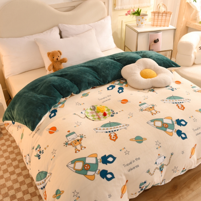 91家纺网 家纺一手货源 找家纺 甜之梦家纺2025新款印花牛奶绒单品被套可定制任何尺寸 太空机器人米白