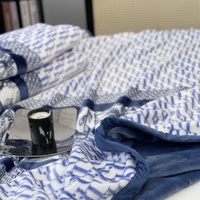 91家纺网 家纺一手货源 找家纺 缔缦 22新款More design AB版复合毛毯 米娅