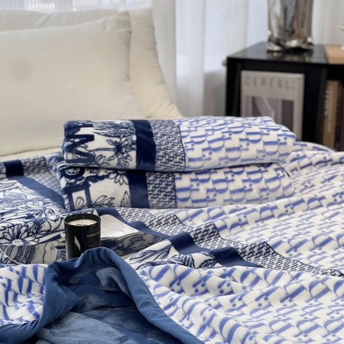 91家纺网 家纺一手货源 找家纺 缔缦 22新款More design AB版复合毛毯 米娅