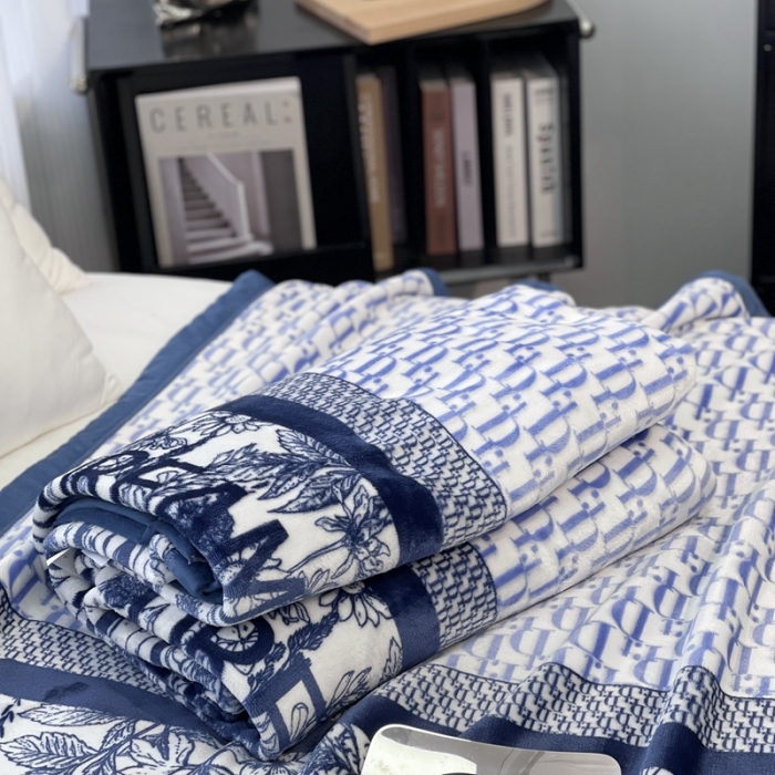 91家纺网 家纺一手货源 找家纺 缔缦 22新款More design AB版复合毛毯 米娅