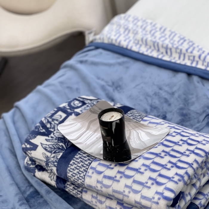 91家纺网 家纺一手货源 找家纺 缔缦 22新款More design AB版复合毛毯 米娅