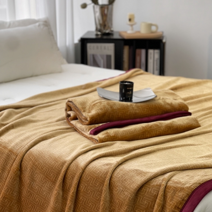 91家纺网 家纺一手货源 找家纺 缔缦 22新款More design AB版复合毛毯 瑞彩祥云