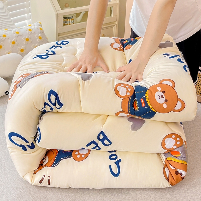 91家纺网 家纺一手货源 找家纺 2022新款直播爆款水洗棉印花小花边春秋被冬被 超酷熊