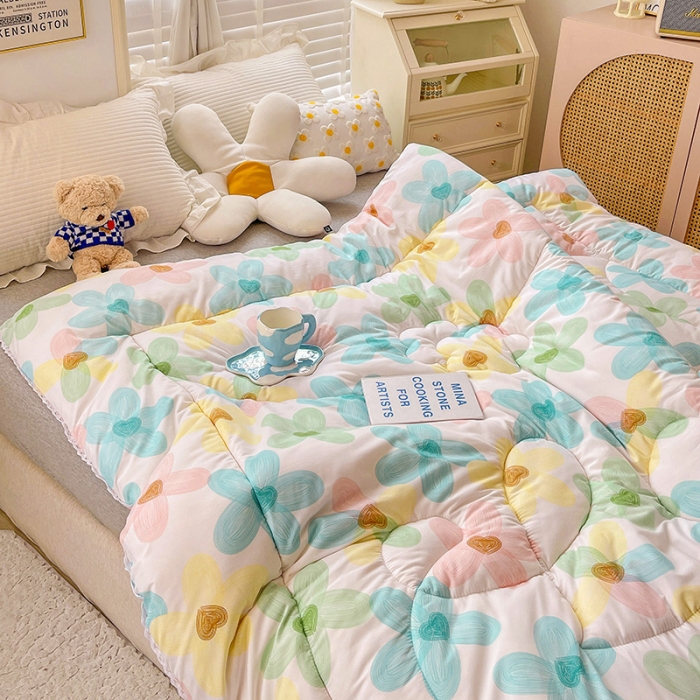 91家纺网 家纺一手货源 找家纺 2022新款直播爆款水洗棉印花小花边春秋被冬被 凝夏