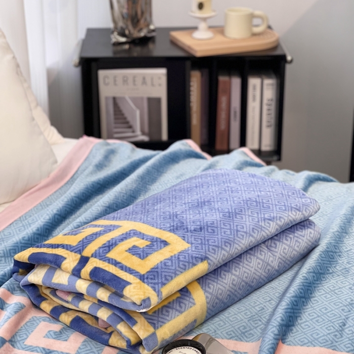 91家纺网 家纺一手货源 找家纺 缔缦 22新款More design AB版复合毛毯 希梵