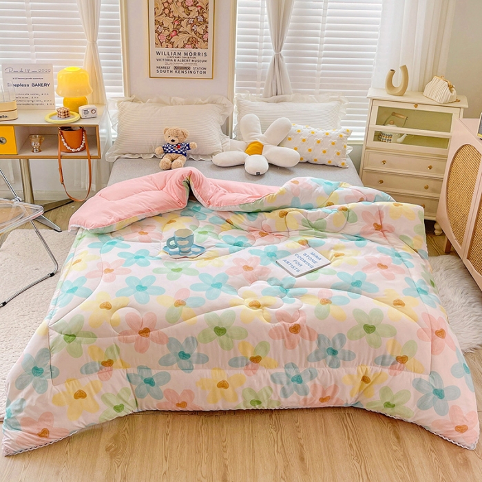 91家纺网 家纺一手货源 找家纺 2022新款直播爆款水洗棉印花小花边春秋被冬被 凝夏