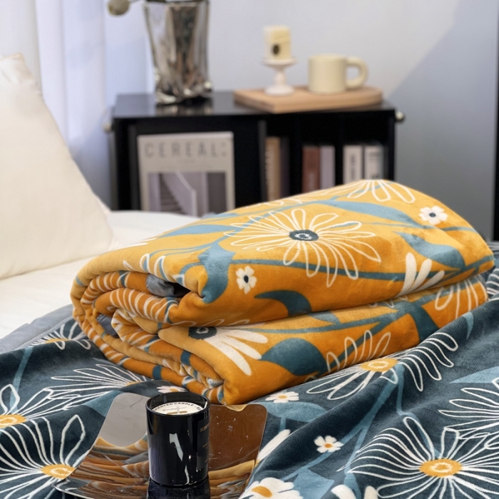 91家纺网 家纺一手货源 找家纺 缔缦 22新款More design AB版复合毛毯 小雏菊