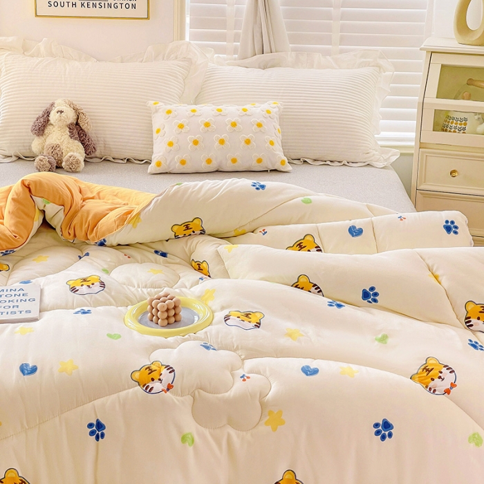 91家纺网 家纺一手货源 找家纺 2022新款直播爆款水洗棉印花小花边春秋被冬被 小老虎