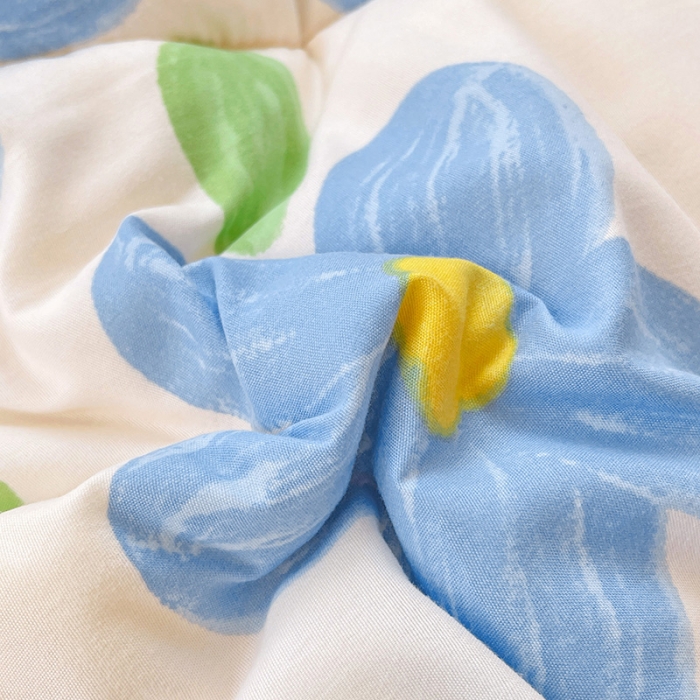 91家纺网 家纺一手货源 找家纺 2022新款直播爆款水洗棉印花小花边春秋被冬被 幸运花