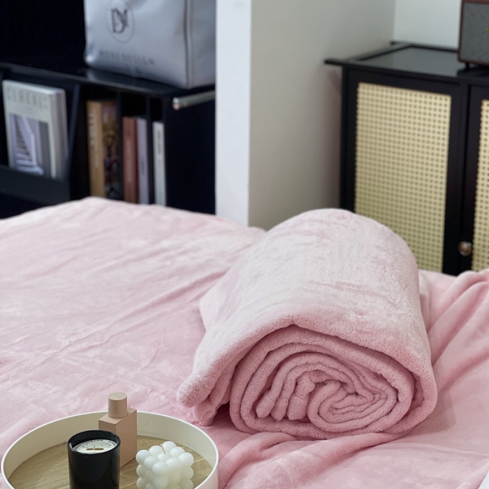 91家纺网 家纺一手货源 找家纺 缔缦 2022新款More design毛毯 丹麦毯 淡粉