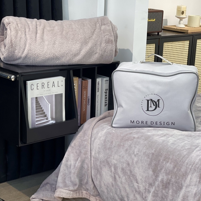 91家纺网 家纺一手货源 找家纺 缔缦 2022新款More design毛毯 丹麦毯 暖灰