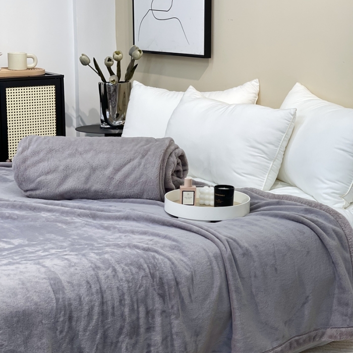 91家纺网 家纺一手货源 找家纺 缔缦 2022新款More design毛毯 丹麦毯 暖灰