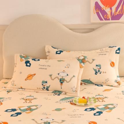 91家纺网 家纺一手货源 找家纺 甜之梦家纺 2025新款印花牛奶绒单品枕套太空机器人米白