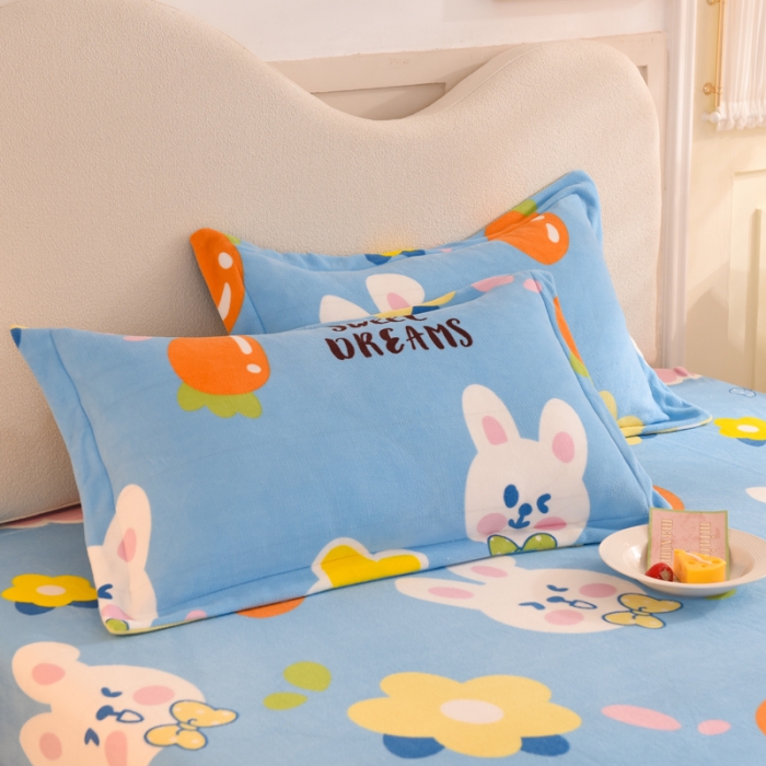 91家纺网 家纺一手货源 找家纺 （总）甜之梦家纺2025新款印花牛奶绒单品枕套可定制尺寸