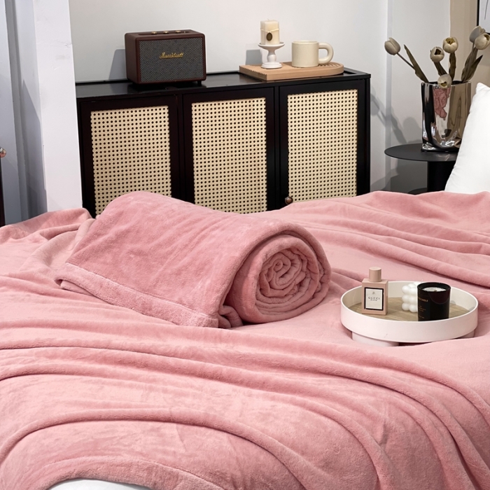 91家纺网 家纺一手货源 找家纺 缔缦 2022新款More design毛毯 丹麦毯 皮粉